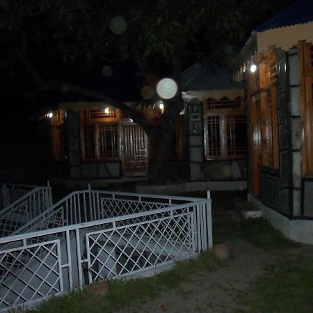Manila Huts Hotel Naran Exterior photo