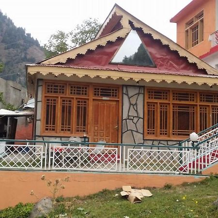 Manila Huts Hotel Naran Exterior photo
