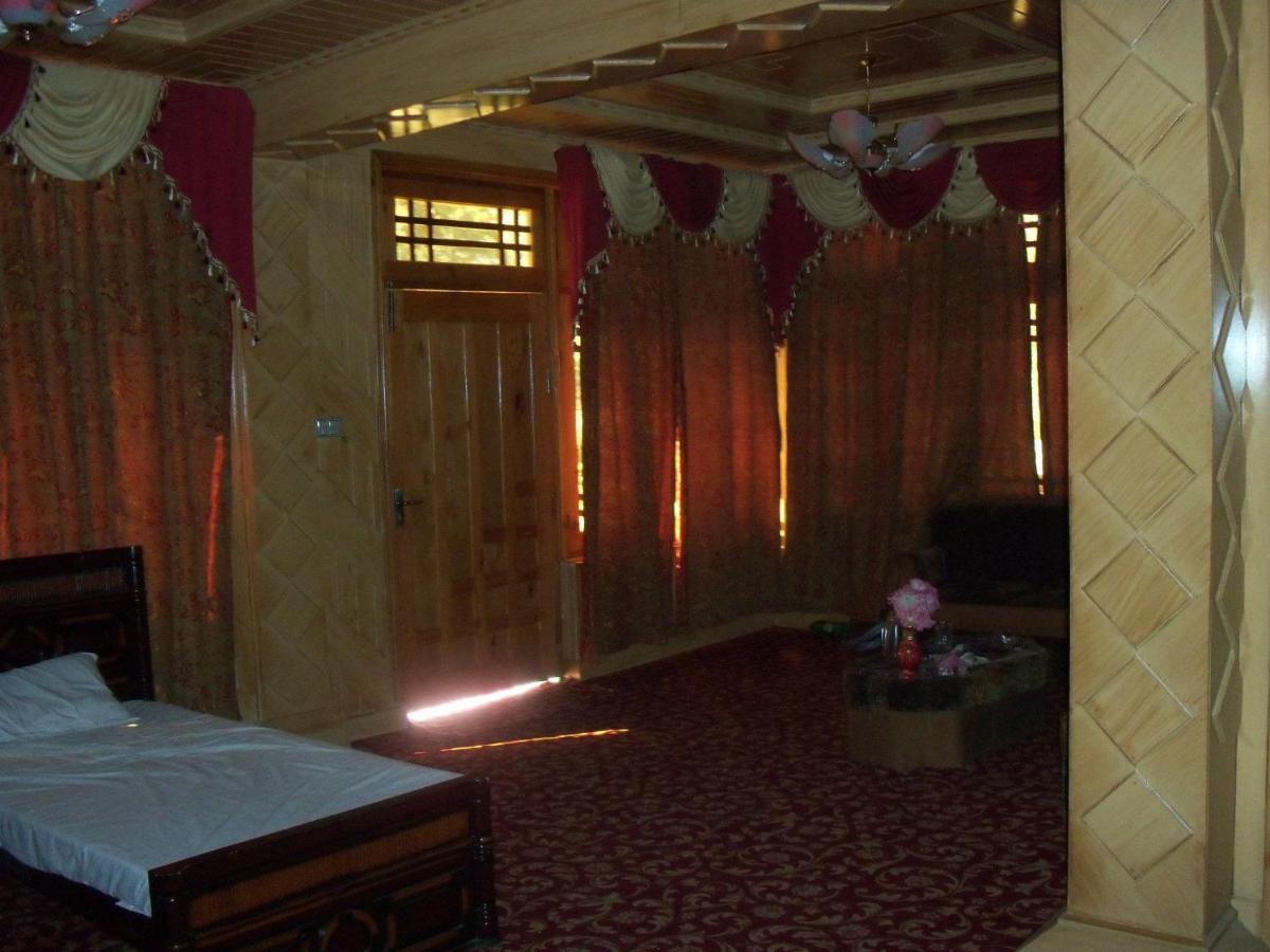 Manila Huts Hotel Naran Exterior photo