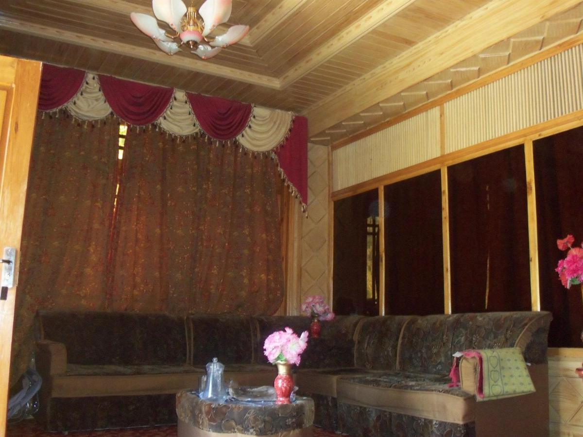 Manila Huts Hotel Naran Exterior photo