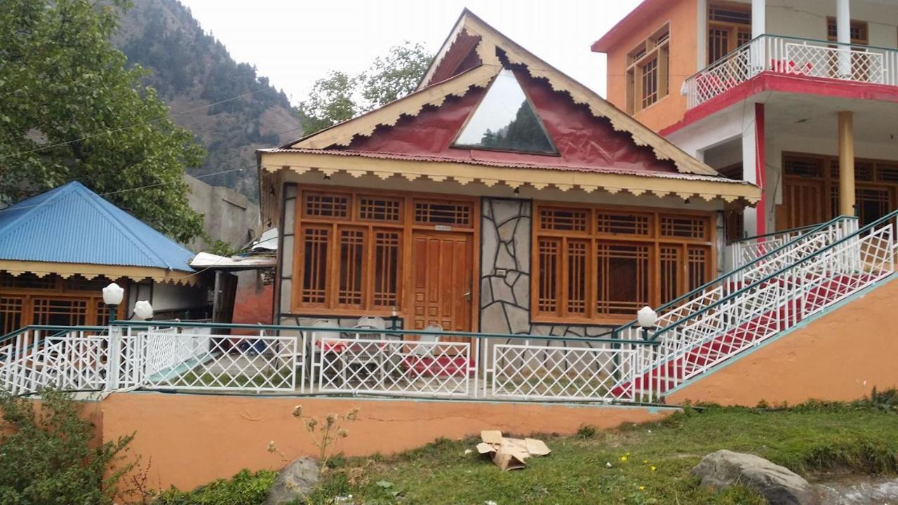 Manila Huts Hotel Naran Exterior photo