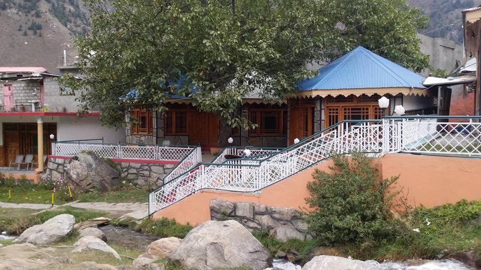 Manila Huts Hotel Naran Exterior photo