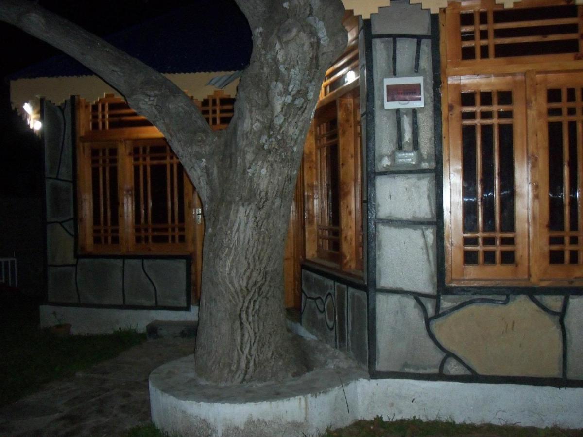 Manila Huts Hotel Naran Exterior photo